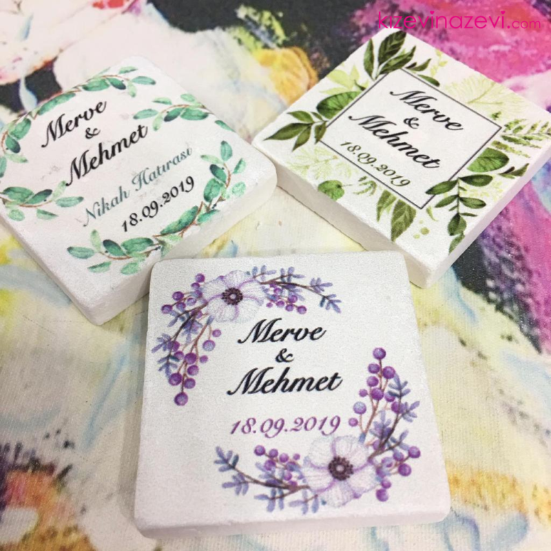 Mor Çiçek Desen temalı nikah hatırası doğal taş magnet