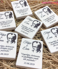 Atatürk resimli ve yazılı kişiye özel hediyelik taş magnet