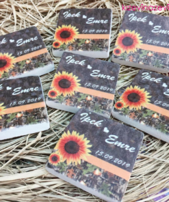 Ayçiçek temalı siyah zemin üzerine kişiye özel doğal taş magnet