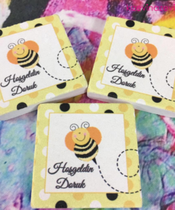 Arılı turuncu kız bebek modelli kişiye özel hediyelik taş magnet