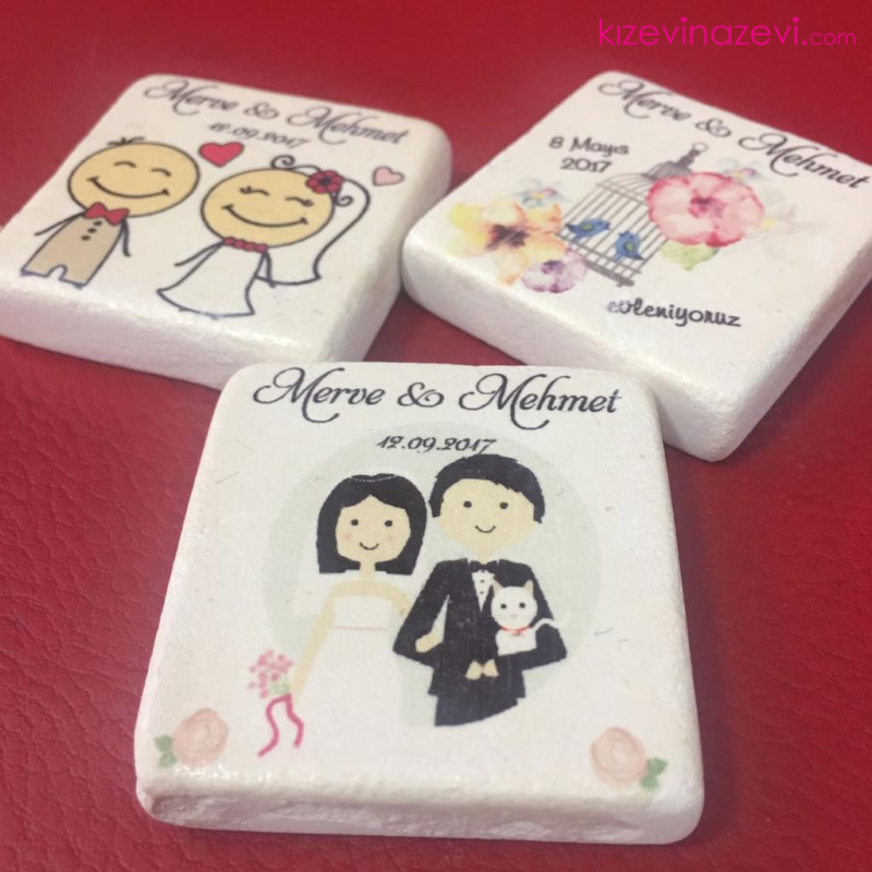 Gelin ve damat modelli kişiye özel doğal taş magnet, hediyelik