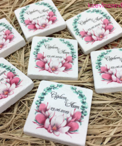 Pembe çiçekli bahar ve yaz temalı kişiye özel hediyelik taş magnet