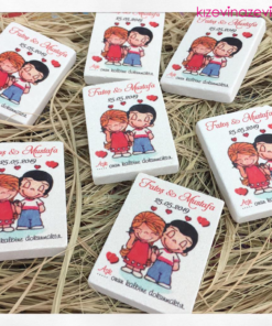 Şıpsevdi modelli 'AŞK onun kalbine dokunmaktır.' yazılı hediyelik doğal taş magnet