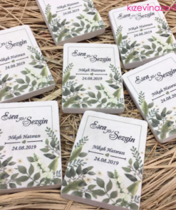 Yeşil yapraklı nişan, nikah ve düğün hatırası kişiye özel hediyelik taş magnet