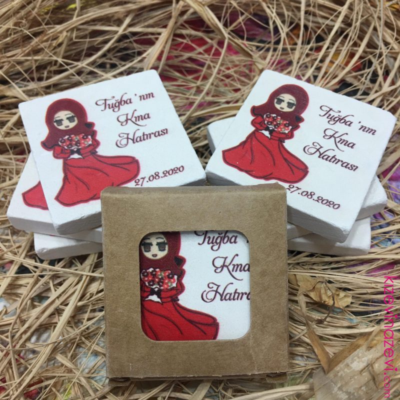 Kına Kapalı Tesettürlü Kız Figürlü Temalı Nikah Düğün Nişan Kına Hatırası Taş Magnet